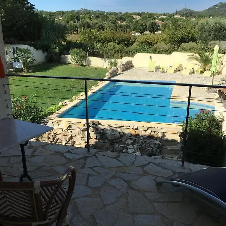 Maison Blum Bed & Breakfast Saint-Laurent-des-Arbres